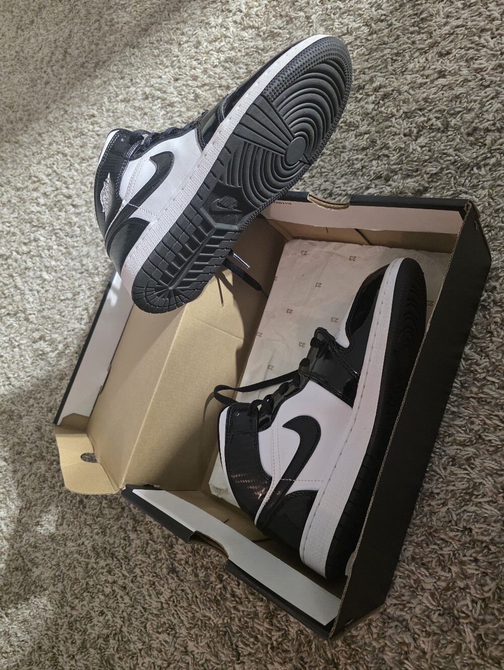 Nike Air Jordan 1 Mid - Black and White